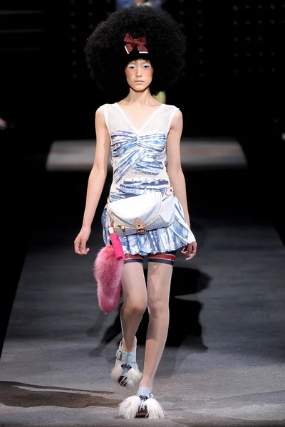 Look 37